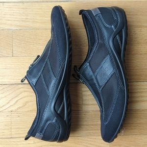 Ecco black zip-up shoes size 39 (8/8.5)